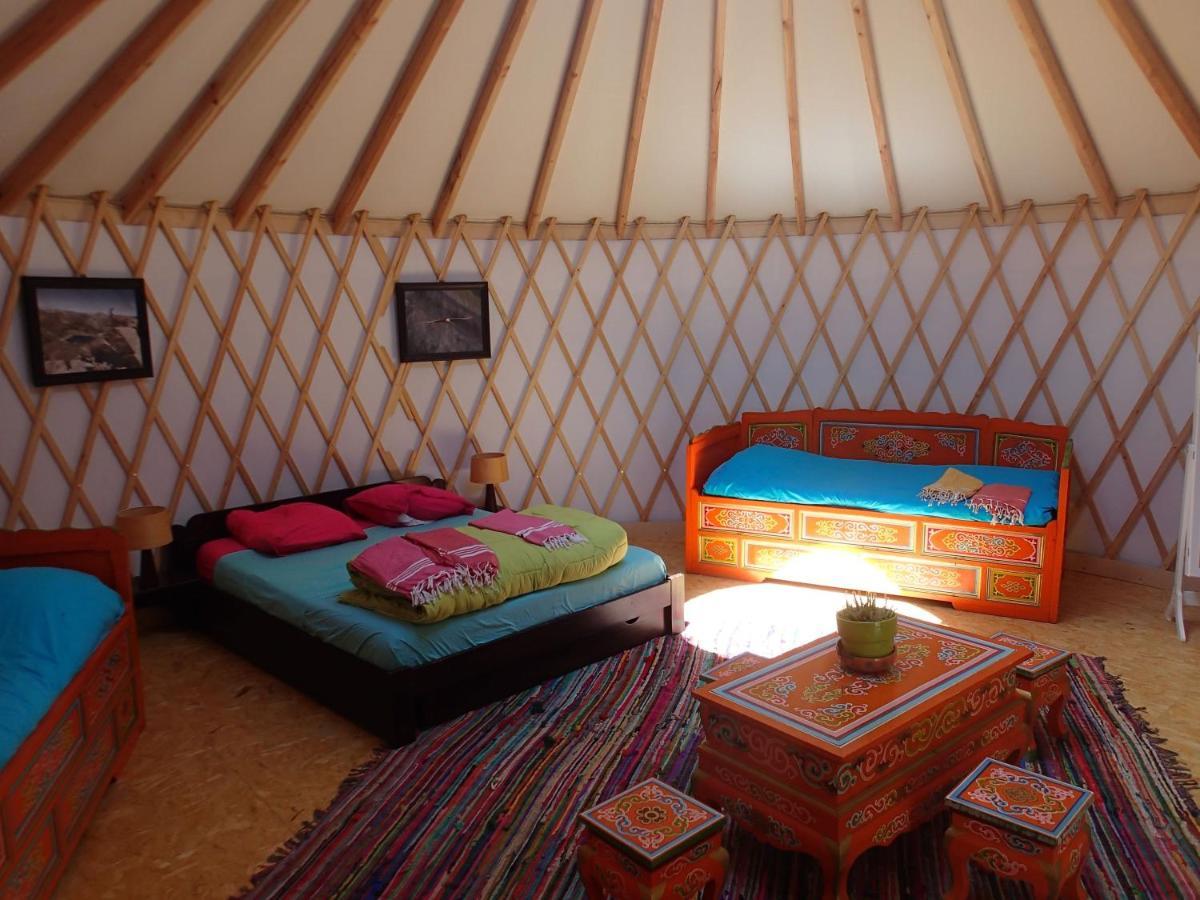 Eco-Hotel Et Yourtes Du Mercantour Guillaumes Ngoại thất bức ảnh