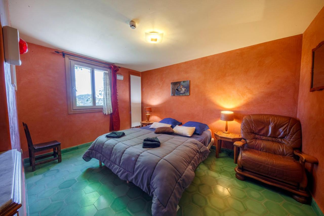 Eco-Hotel Et Yourtes Du Mercantour Guillaumes Ngoại thất bức ảnh