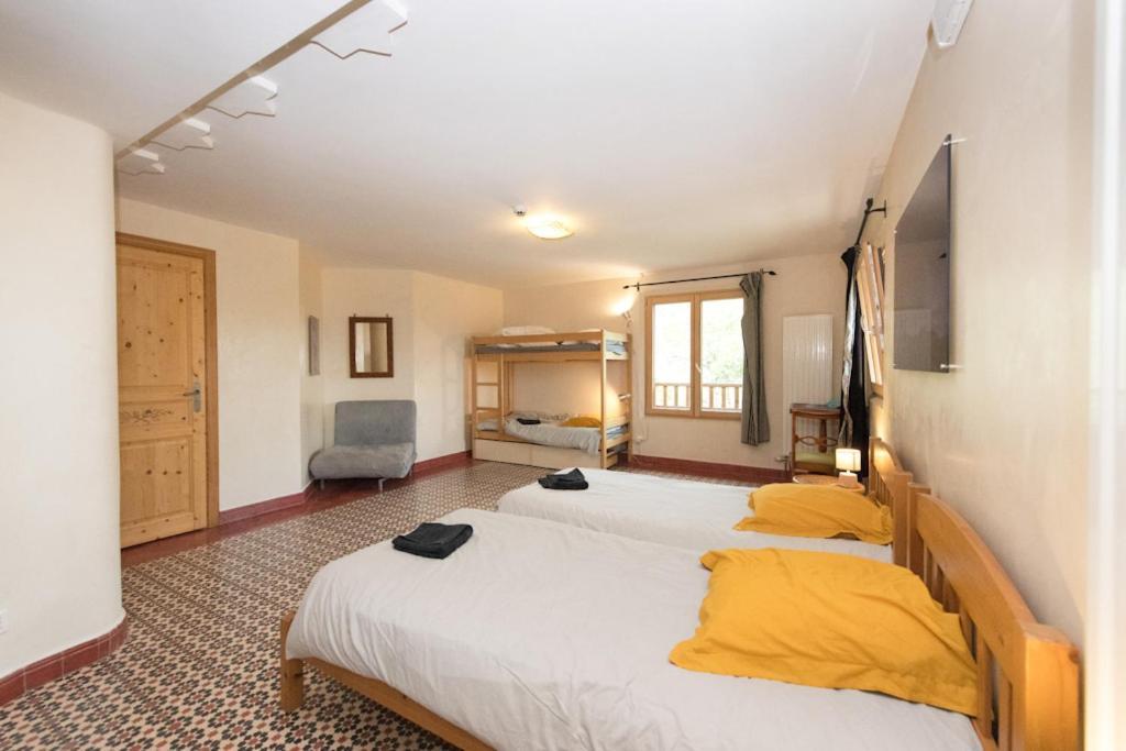 Eco-Hotel Et Yourtes Du Mercantour Guillaumes Ngoại thất bức ảnh